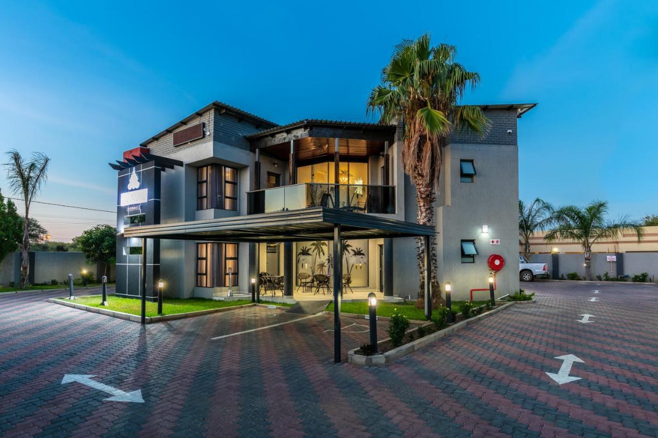 The Melva Guest House Габороне Экстерьер фото